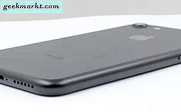 Cách sạc iPhone khi nghe nhạc